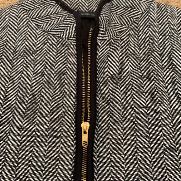 Black and white vest - Picture 2 of 5